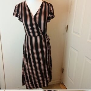 Lulu's wrap dress small stripe